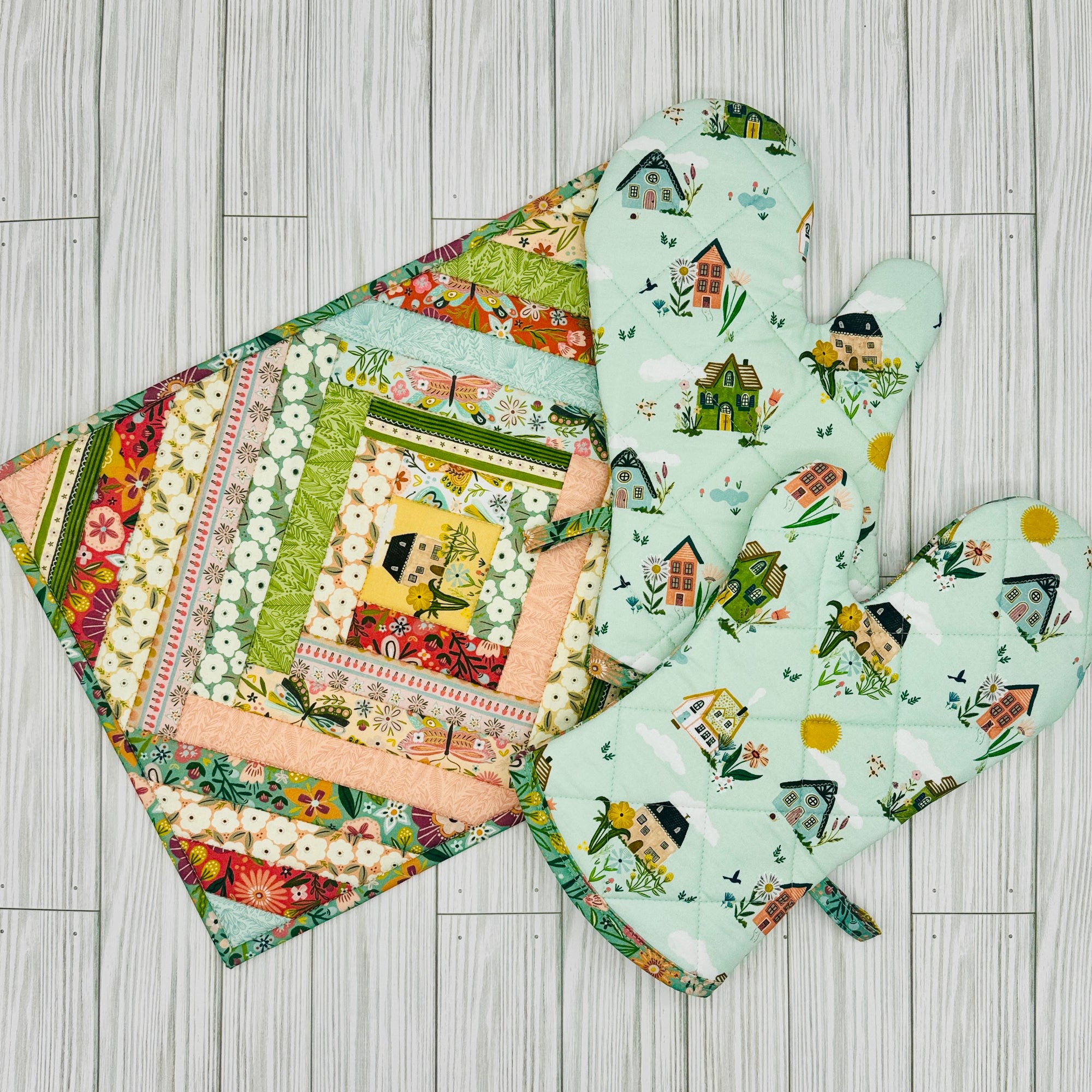 Cottage Charm Quilted Hot Pad & Oven Mitt Set