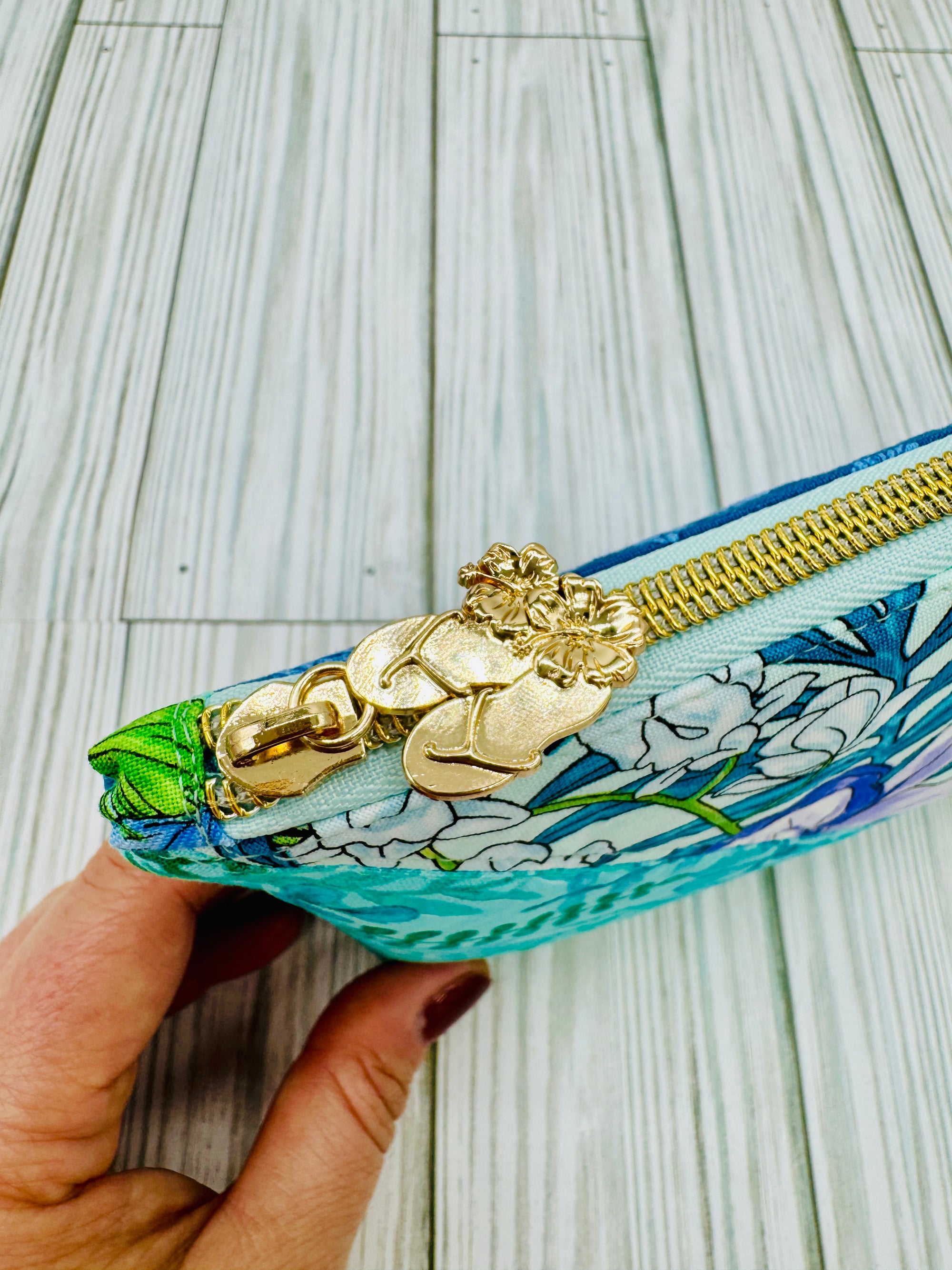 BeMandyThings Botanical tote and pouch set with a vibrant floral design and gold zipper detail